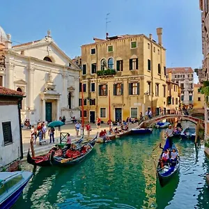 Ca Cicogna Air Conditioning And Fast Wifi, Central Location Apartment Venedig
