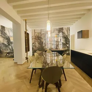  Apartment Sweet Time Venice, Luxury San Marco Frezzaria Apt!